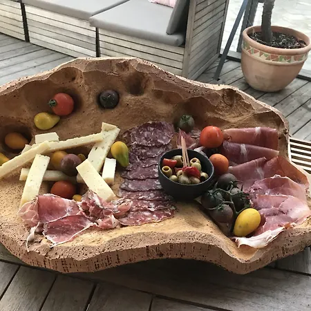 Vigna Maggiore 营地